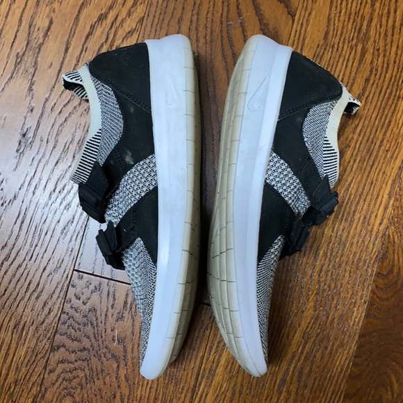 Nike Air Sockracer Flyknit - Picture 8 of 10